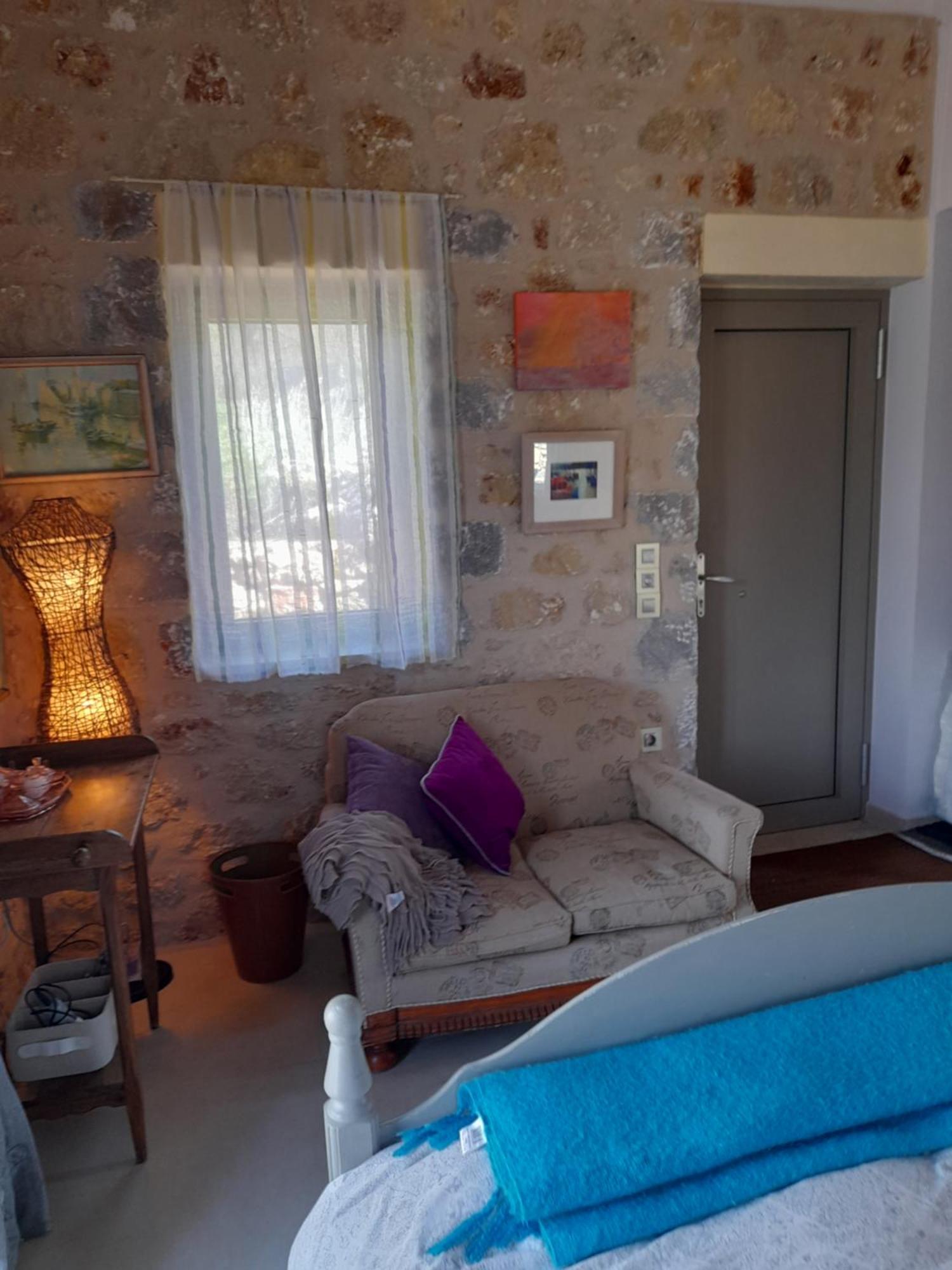 Jenny's Greek Apartment Levktron