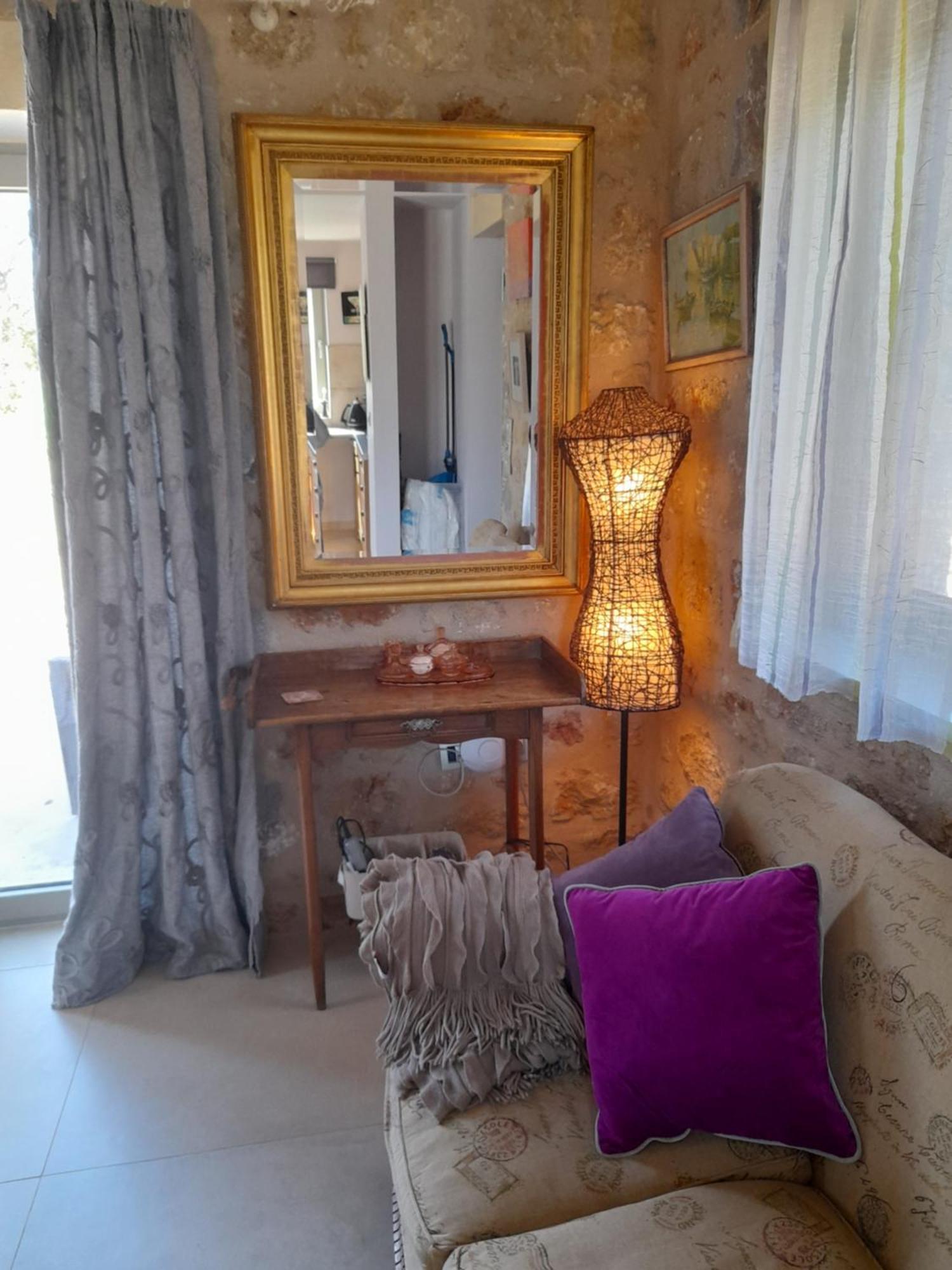 Jenny's Greek Apartment *